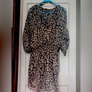 Women’s Sz L Express Animal Print dress with silky liner 🐆